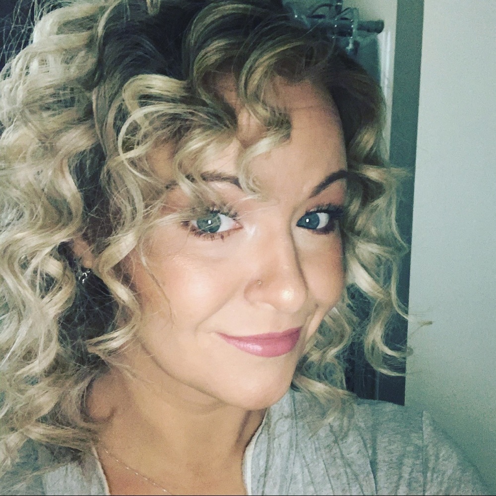 Meet your Posher, Cassandra